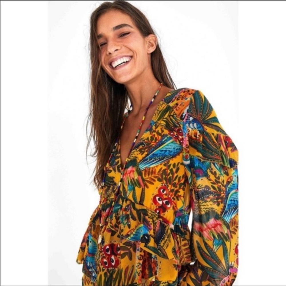 FARM Rio Multicolor Tropical Print Blouse - Picture 2 of 9